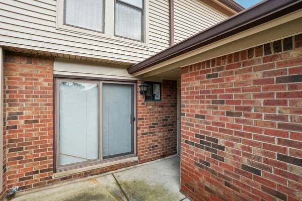 29053 TIFFANY DR W, SOUTHFIELD, MI 48034 - Image 1