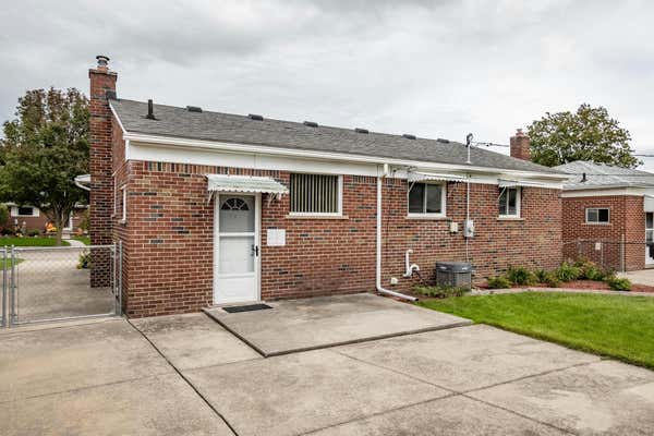 29313 ELMWOOD CT, SAINT CLAIR SHORES, MI 48081 - Image 1