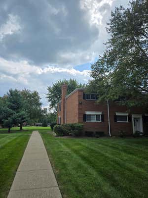 674 E FOX HILLS DR, BLOOMFIELD HILLS, MI 48304 - Image 1