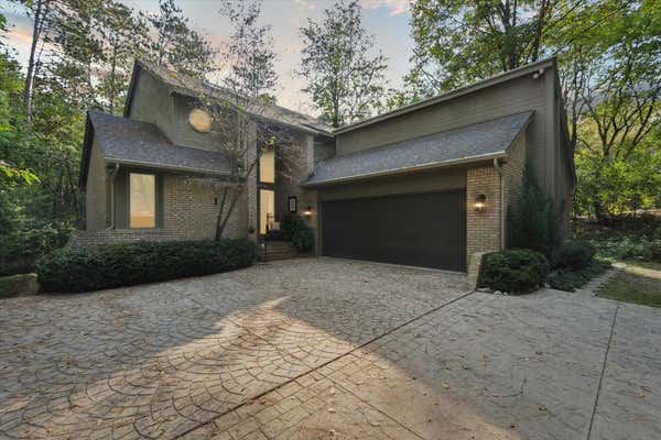 202 NAKOMIS TRL, LAKE ORION, MI 48362 - Image 1