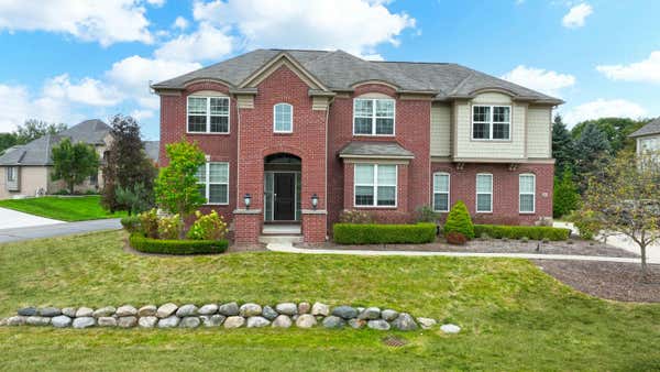 204 GREENAN LN, LAKE ORION, MI 48362 - Image 1