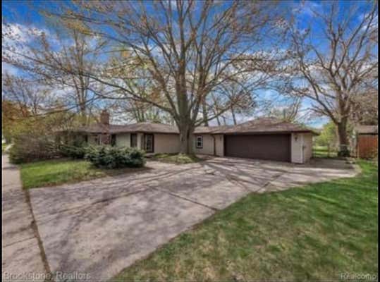 22810 E 13 MILE RD, SAINT CLAIR SHORES, MI 48082 - Image 1