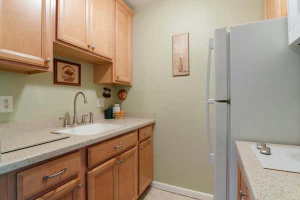 31831 GRAND RIVER AVE UNIT 27, FARMINGTON, MI 48336, photo 5 of 14