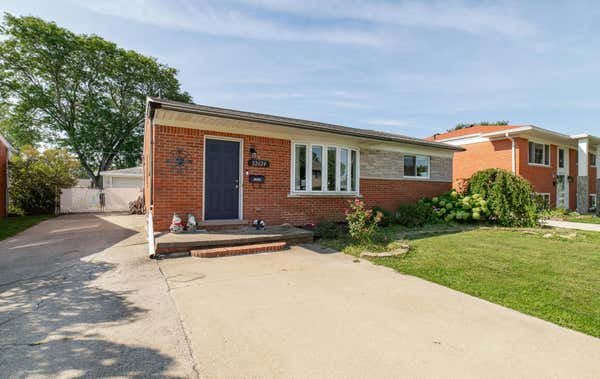 22624 E 12 MILE RD, SAINT CLAIR SHORES, MI 48081 - Image 1