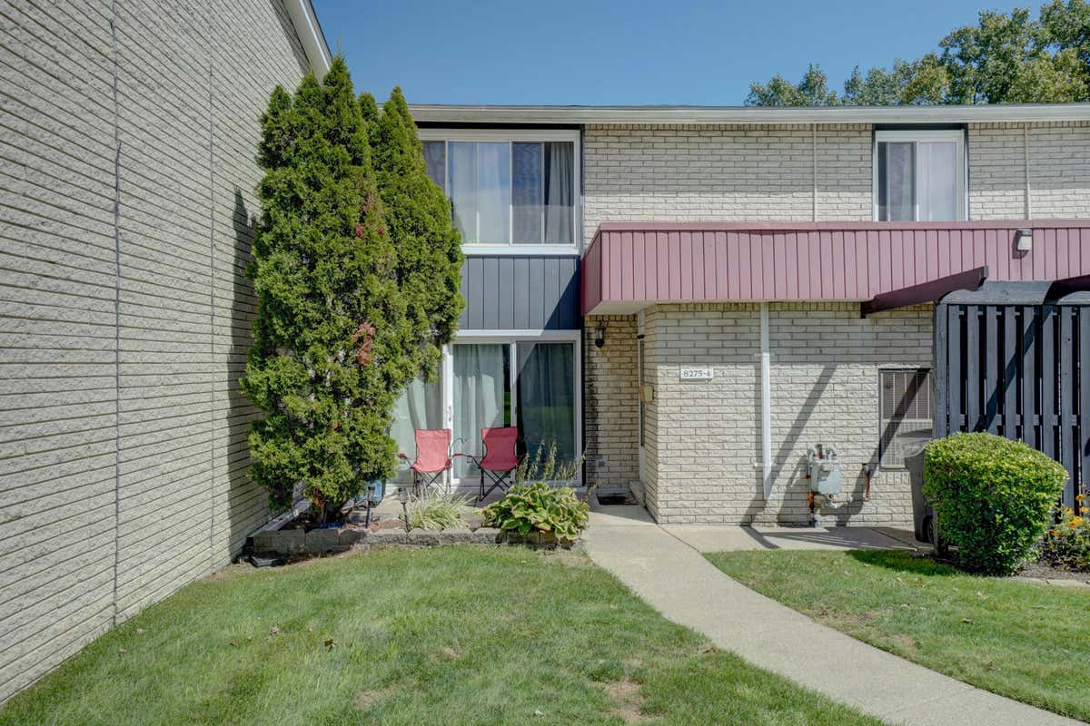 8275 KARAM BLVD UNIT 4, WARREN, MI 48093, photo 1 of 16