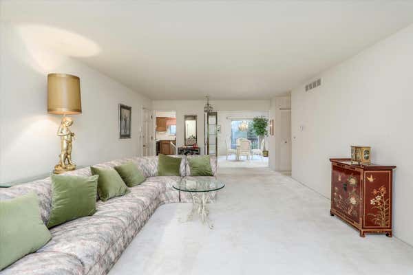 42472 WOODWARD AVE APT D2, BLOOMFIELD HILLS, MI 48304 - Image 1