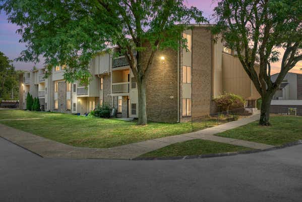 30535 W 14 MILE RD APT 13, FARMINGTON HILLS, MI 48334 - Image 1