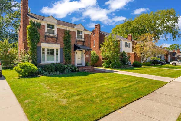 1359 HOLLYWOOD AVE, GROSSE POINTE WOODS, MI 48236 - Image 1