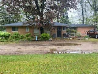 400 LAKESHORE DR, GRASSLAKE, MI 49240, photo 1 of 4