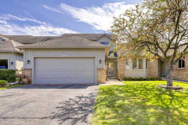 31435 MERRIWOOD PARK DR, LIVONIA, MI 48152 - Image 1