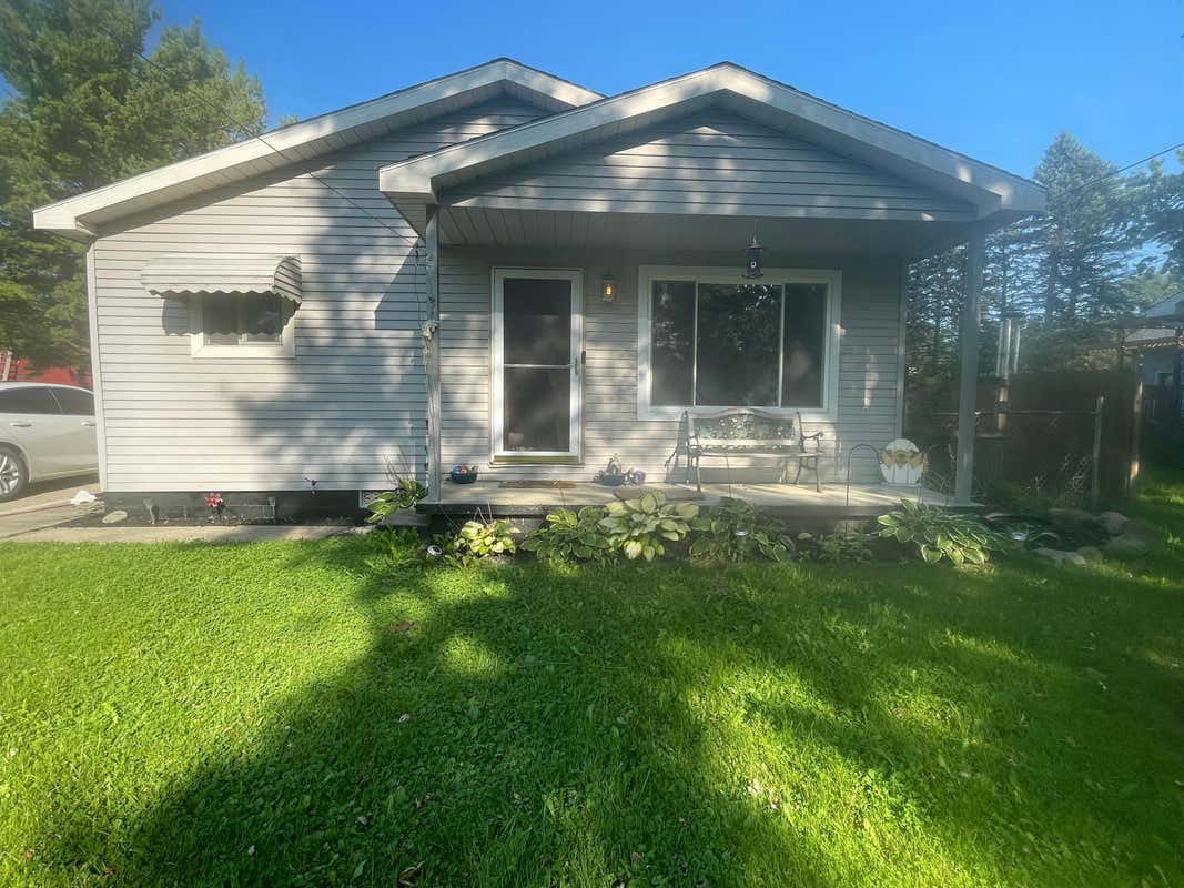 1135 GLENDALE ST, BURTON, MI 48509, photo 1 of 19