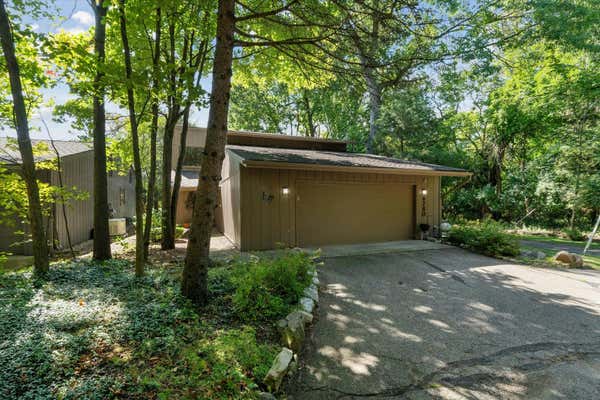 6780 RED CEDAR LN, WEST BLOOMFIELD, MI 48324 - Image 1