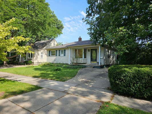 2204 ROSLYN RD, GROSSE POINTE WOODS, MI 48236 - Image 1