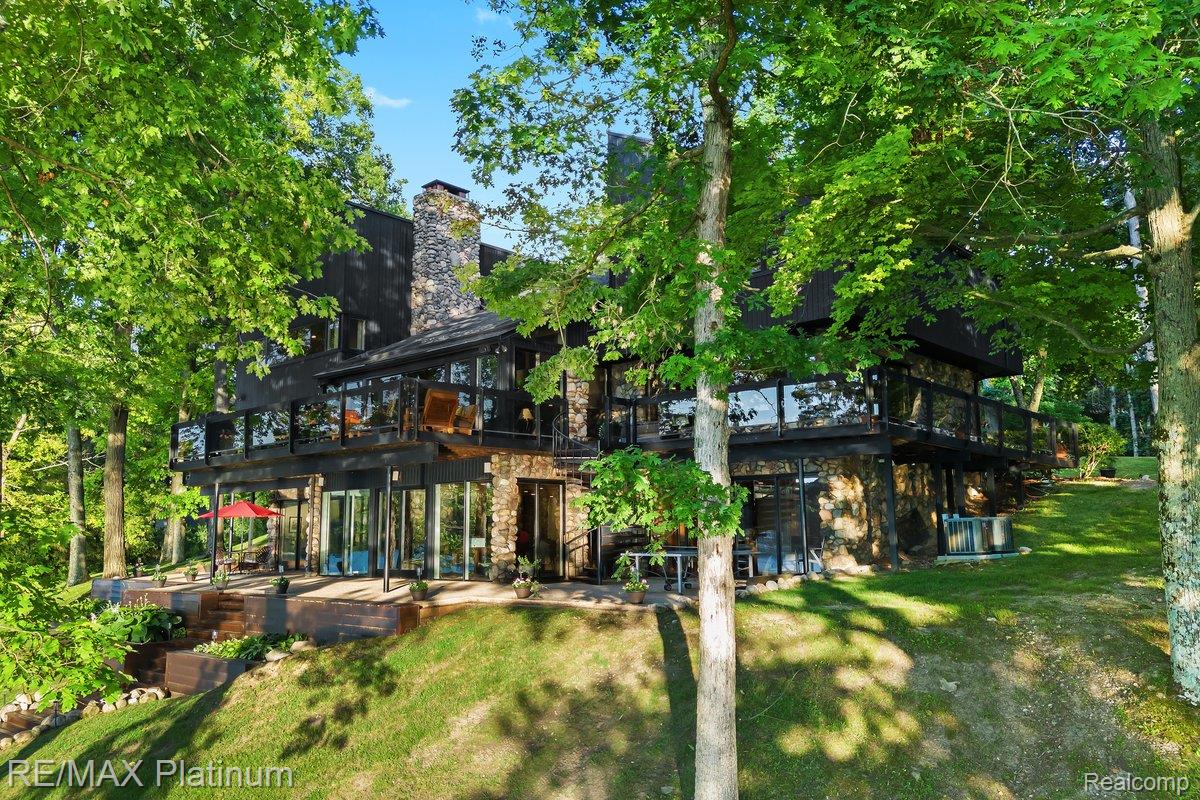 Howell, Michigan, 48843, United States, 4 Bedrooms Bedrooms, ,6 BathroomsBathrooms,Residential,Active,1973360