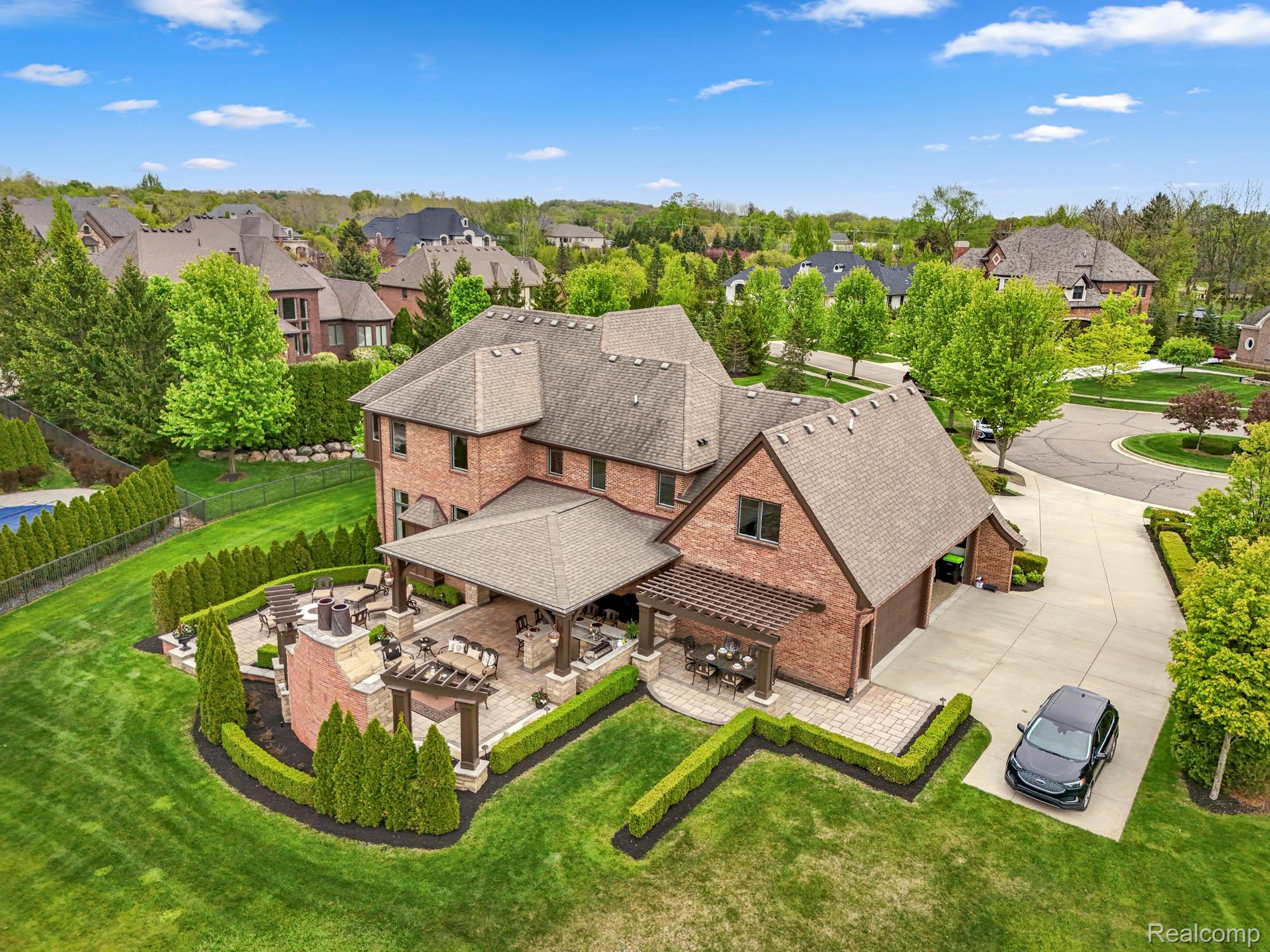 Northville, Michigan, 48167, United States, 4 Bedrooms Bedrooms, ,4 BathroomsBathrooms,Residential,Active,2052116