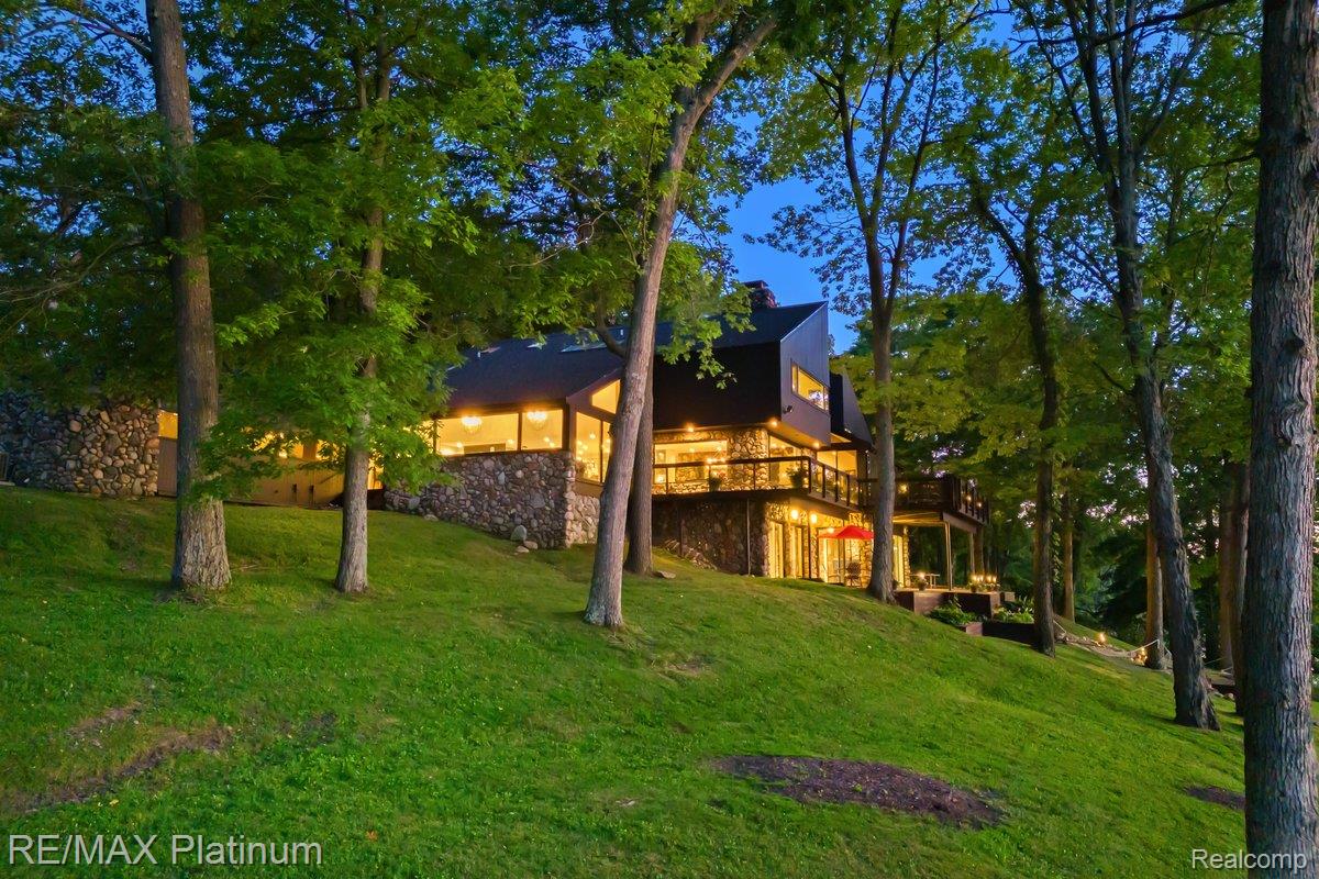 Howell, Michigan, 48843, United States, 4 Bedrooms Bedrooms, ,6 BathroomsBathrooms,Residential,Active,1973360