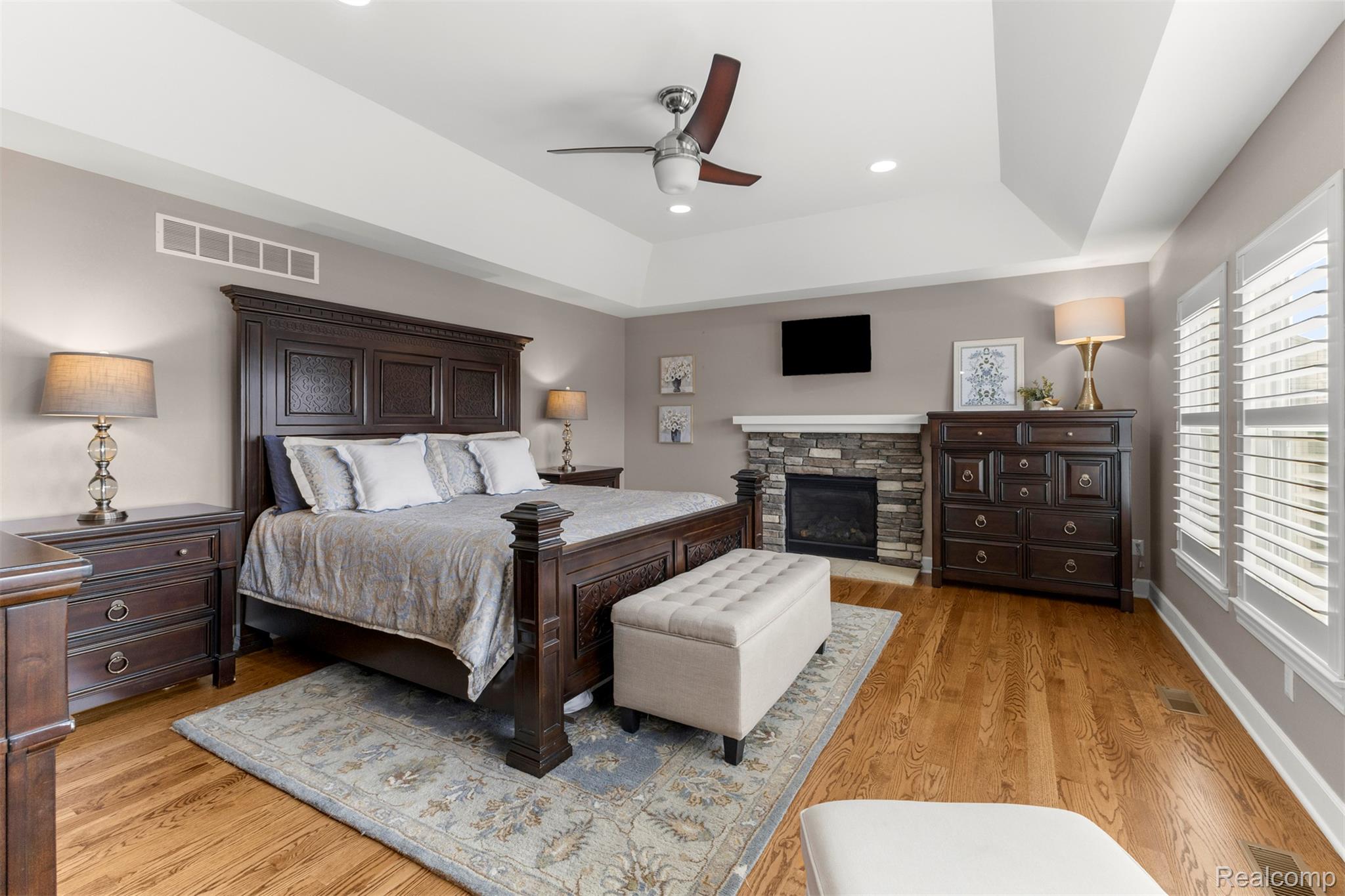 Southlyon, Michigan, 48178, United States, 4 Bedrooms Bedrooms, ,5 BathroomsBathrooms,Residential,Active,2045027