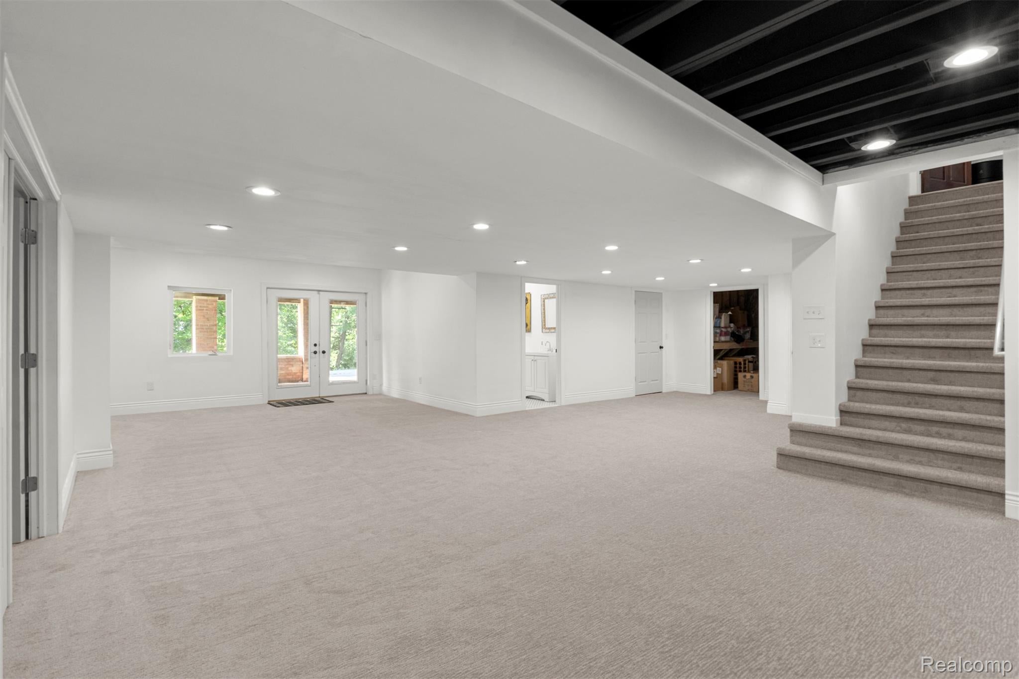 Northville, Michigan, 48167, United States, 5 Bedrooms Bedrooms, ,6 BathroomsBathrooms,Residential,Active,1905093