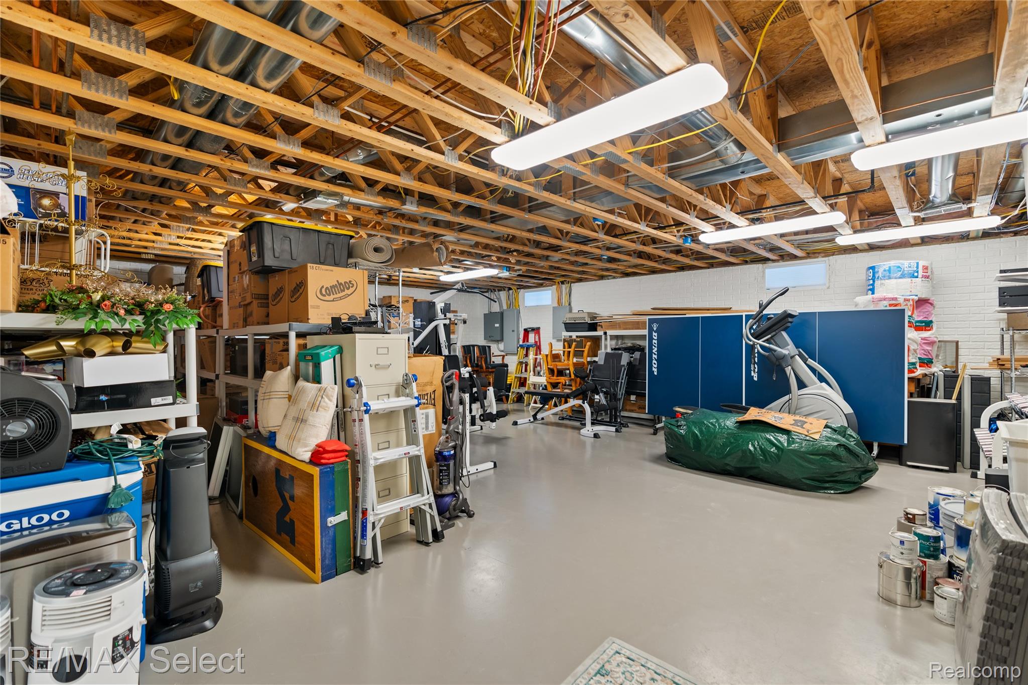 Fenton, Michigan, 48430, United States, 4 Bedrooms Bedrooms, ,5 BathroomsBathrooms,Residential,Active,2016693