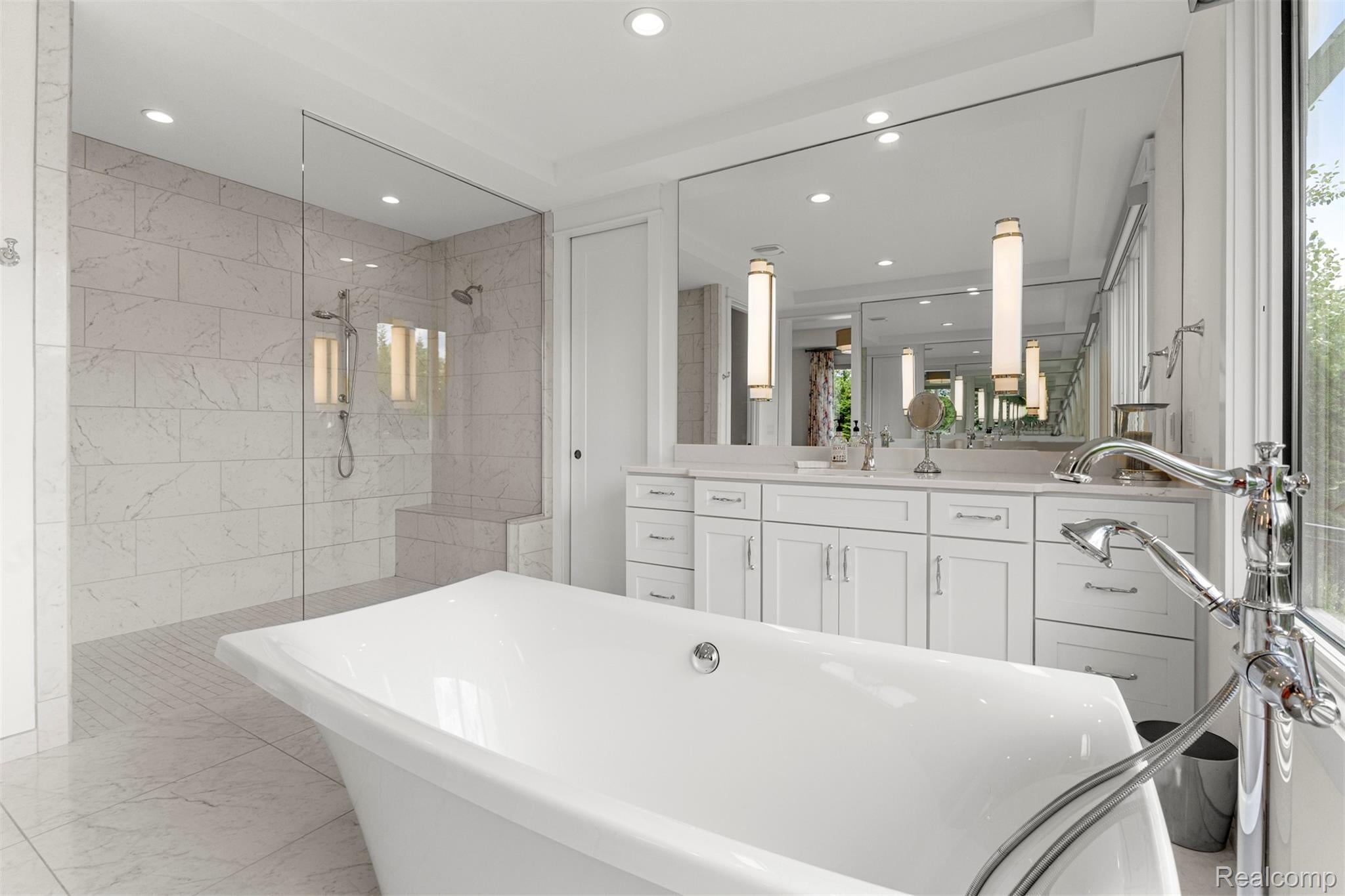 Northville, Michigan, 48168, United States, 5 Bedrooms Bedrooms, ,6 BathroomsBathrooms,Residential,Active,1913964