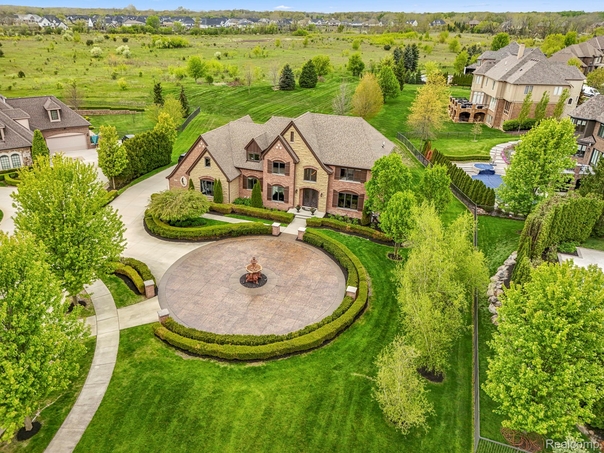 Northville, Michigan, 48167, United States, 4 Bedrooms Bedrooms, ,4 BathroomsBathrooms,Residential,Active,2052116