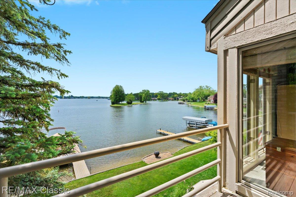 Commercetwp, Michigan, 48382, United States, 3 Bedrooms Bedrooms, ,4 BathroomsBathrooms,Residential,Active,1893215