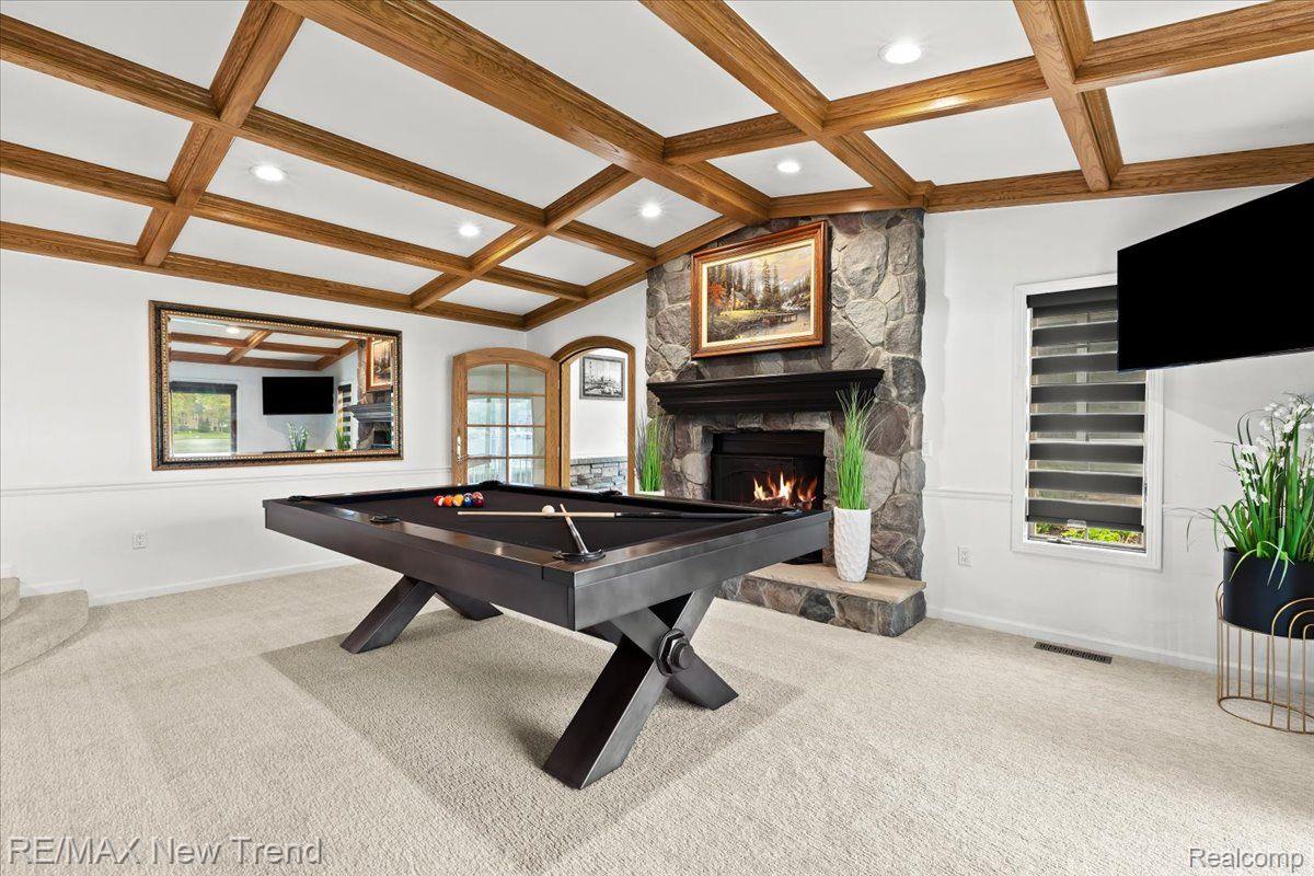 Walledlake, Michigan, 48390, United States, 4 Bedrooms Bedrooms, ,4 BathroomsBathrooms,Residential,Pending,1904161