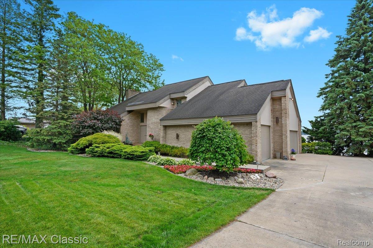 Commercetwp, Michigan, 48382, United States, 3 Bedrooms Bedrooms, ,4 BathroomsBathrooms,Residential,Active,1893215