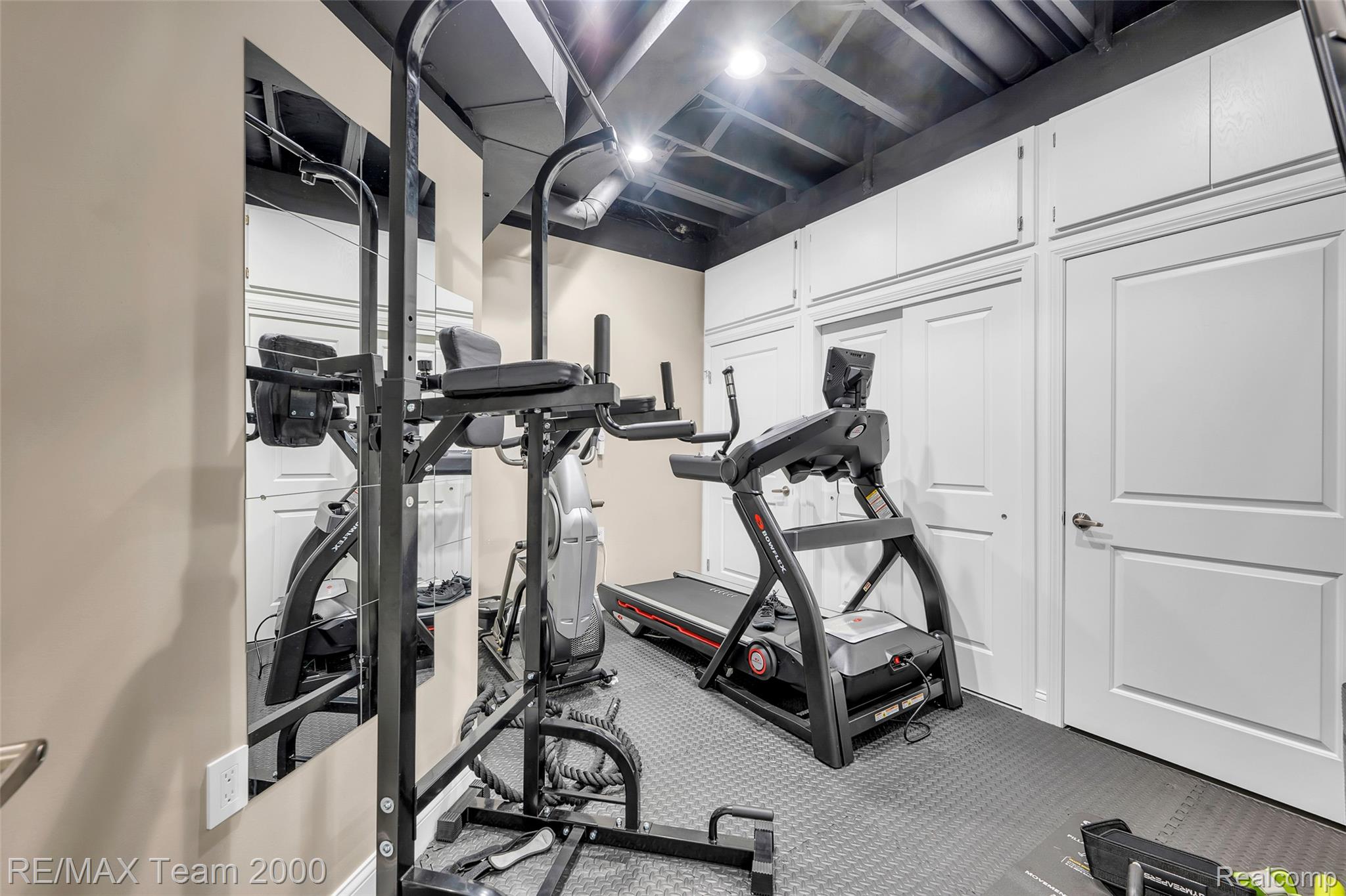 Dearborn, Michigan, 48124, United States, 4 Bedrooms Bedrooms, ,4 BathroomsBathrooms,Residential,Active,1985553