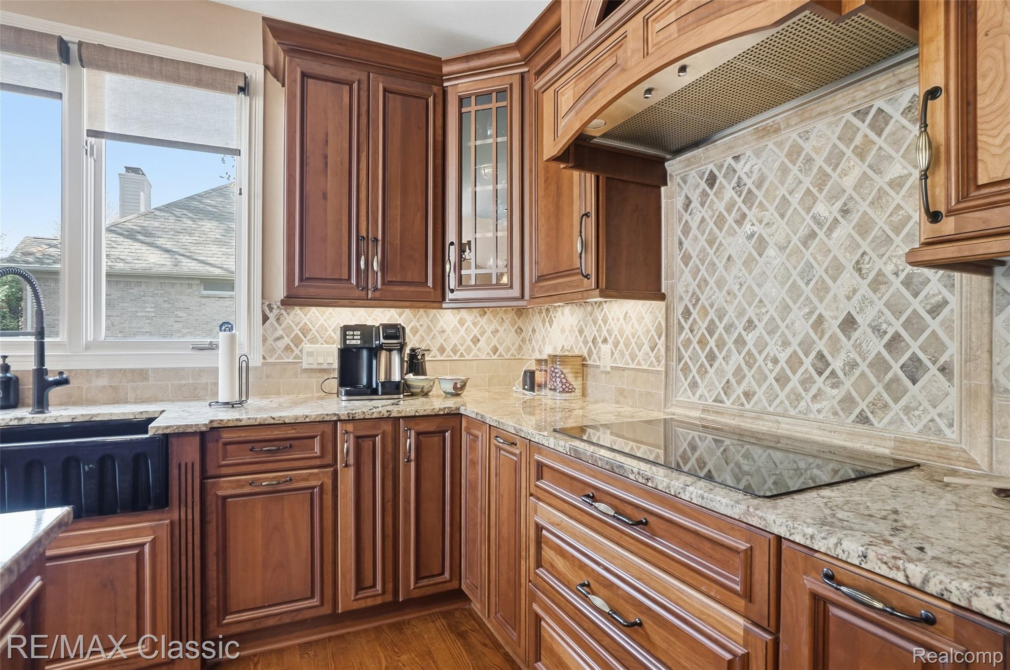 Novi, Michigan, 48374, United States, 4 Bedrooms Bedrooms, ,6 BathroomsBathrooms,Residential,Active,1973284