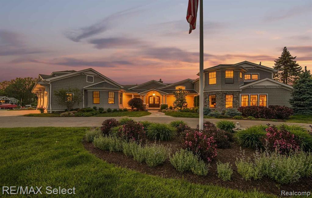 Fenton, Michigan, 48430, United States, 4 Bedrooms Bedrooms, ,4 BathroomsBathrooms,Residential,Active,2015817