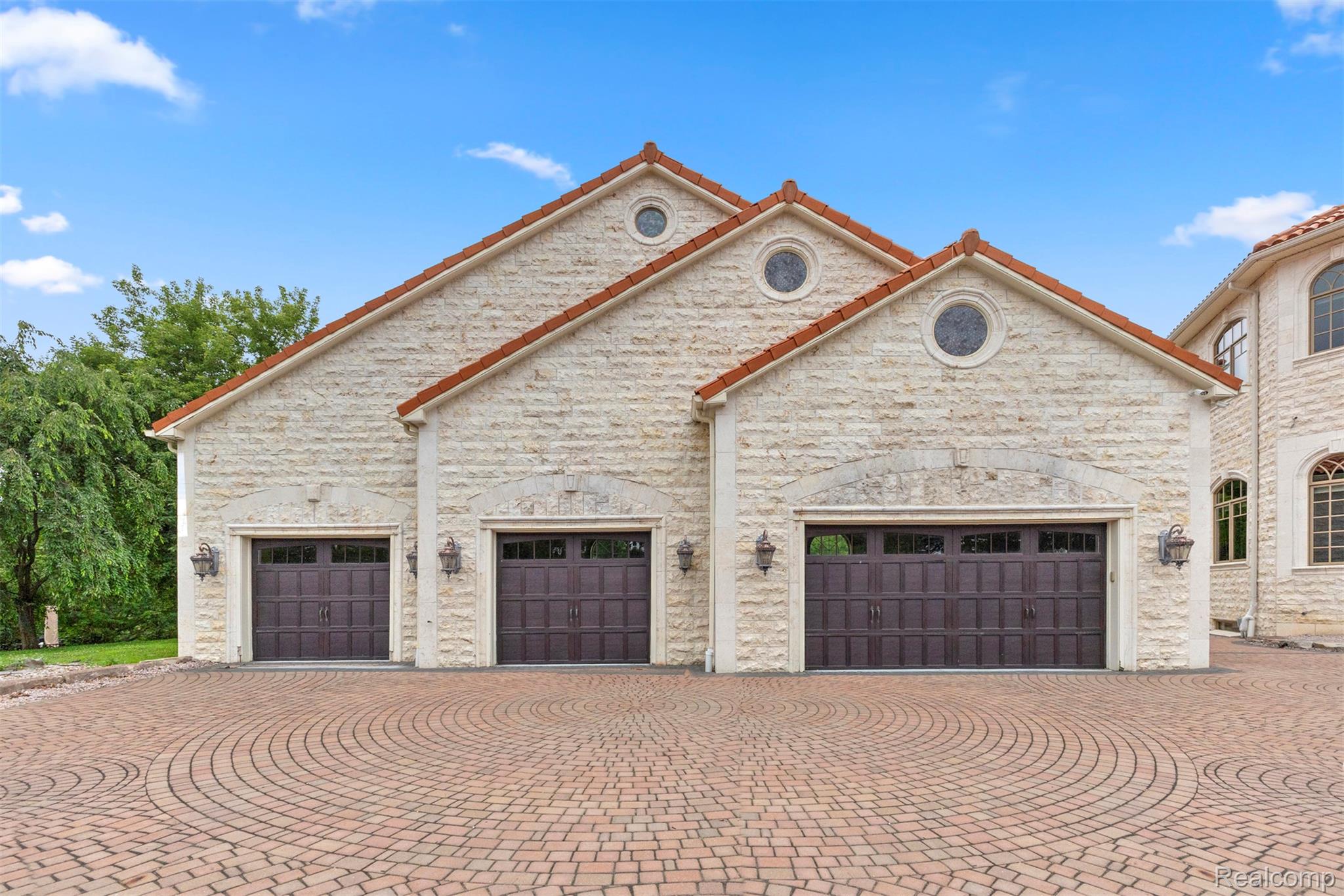 Northville, Michigan, 48168, United States, 9 Bedrooms Bedrooms, ,14 BathroomsBathrooms,Residential,Active,1904136