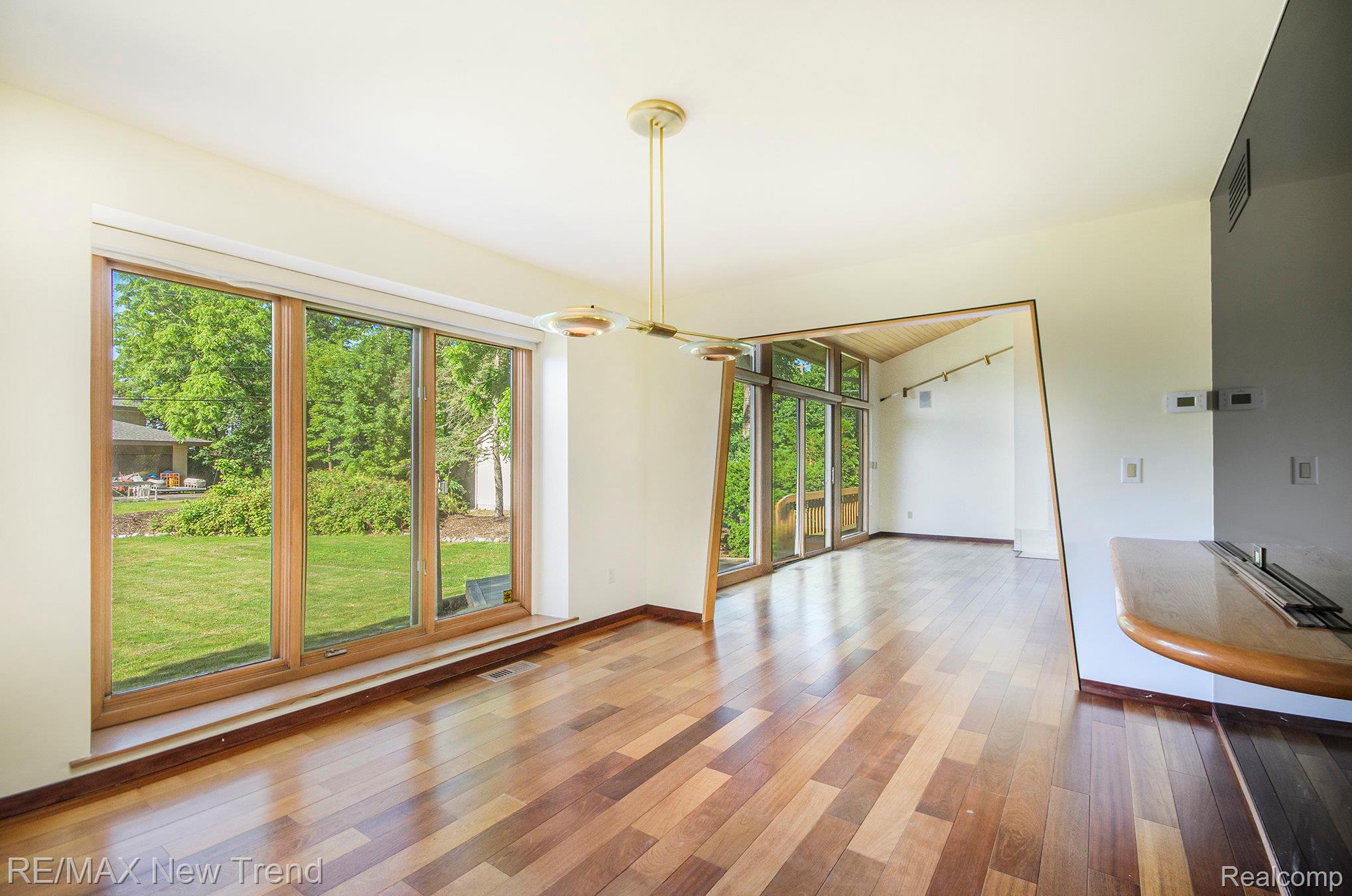Westbloomfield, Michigan, 48324, United States, 5 Bedrooms Bedrooms, ,5 BathroomsBathrooms,Residential,Active,1922336