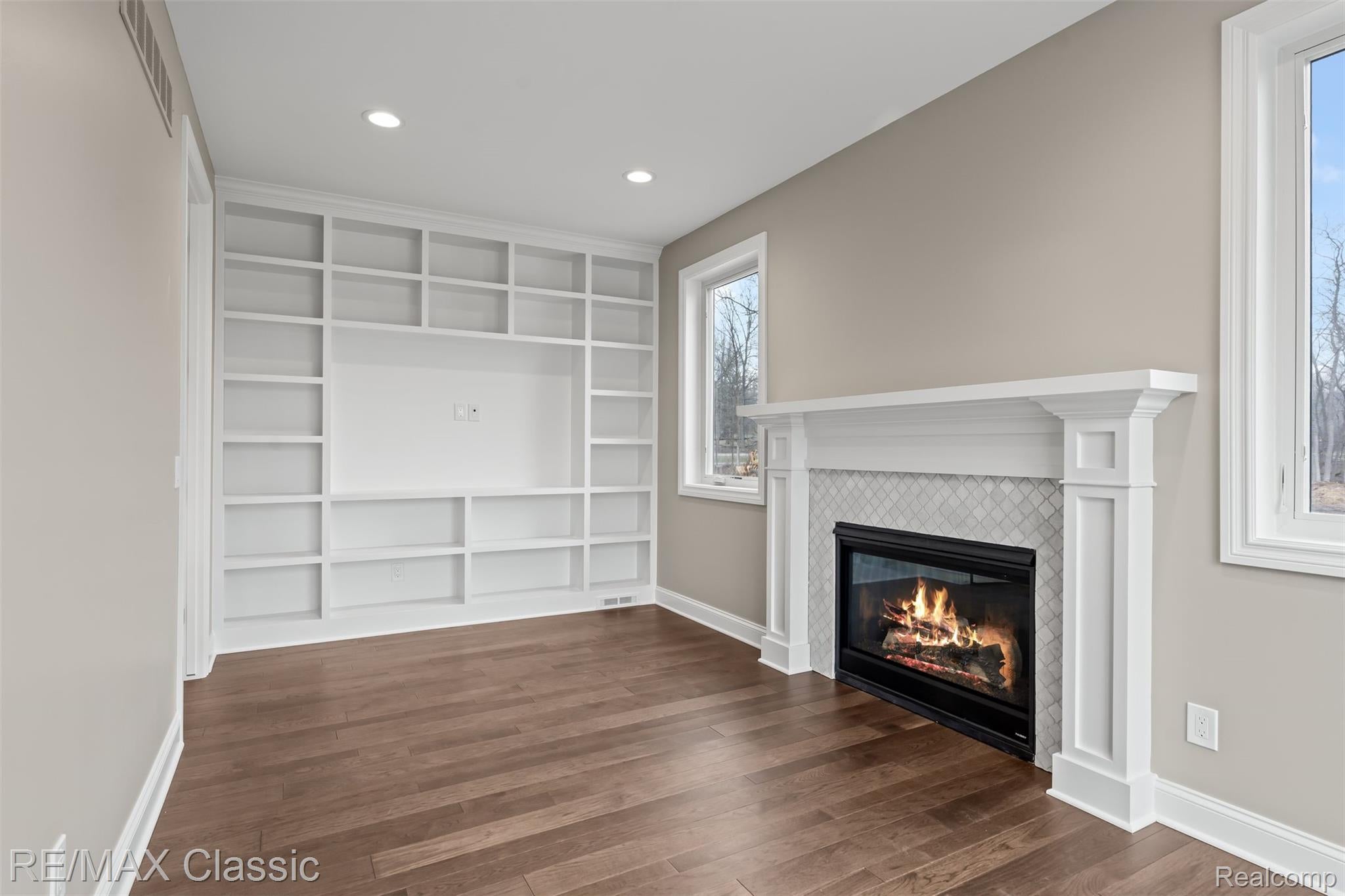Dexter, Michigan, 48130, United States, 4 Bedrooms Bedrooms, ,4 BathroomsBathrooms,Residential,Active,2036699