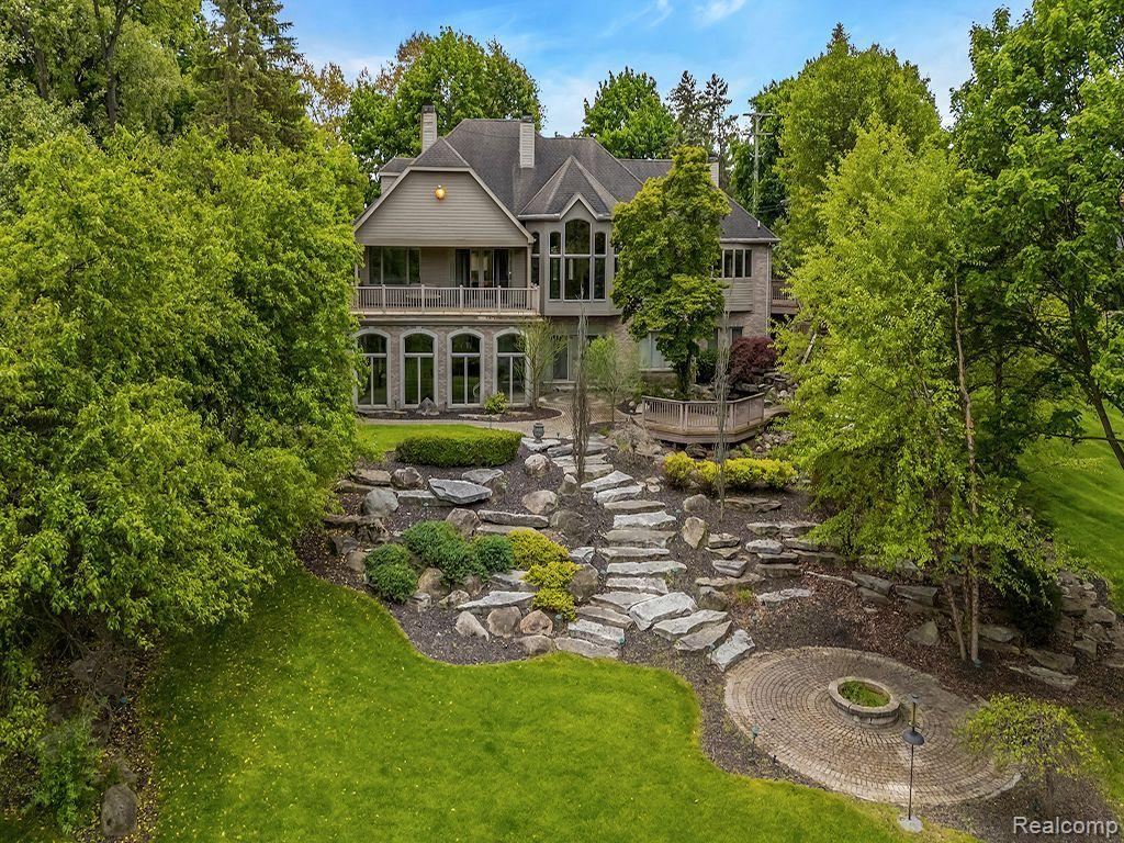 Northville, Michigan, 48167, United States, 6 Bedrooms Bedrooms, ,6 BathroomsBathrooms,Residential,Active,1850675