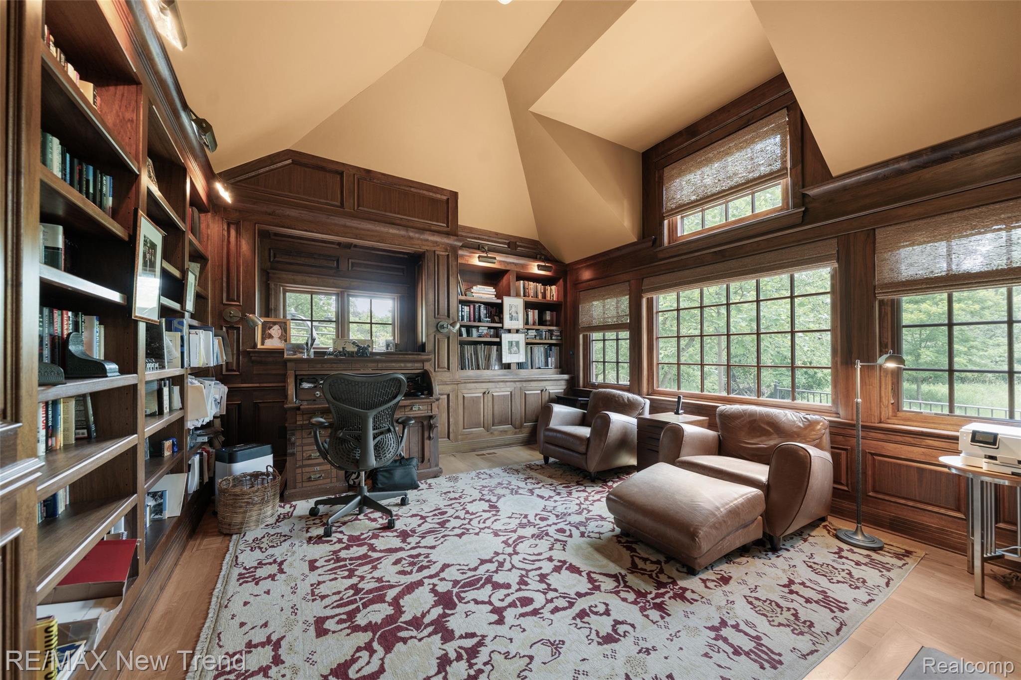 Franklin, Michigan, 48025, United States, 4 Bedrooms Bedrooms, ,4 BathroomsBathrooms,Residential,Active,1926907