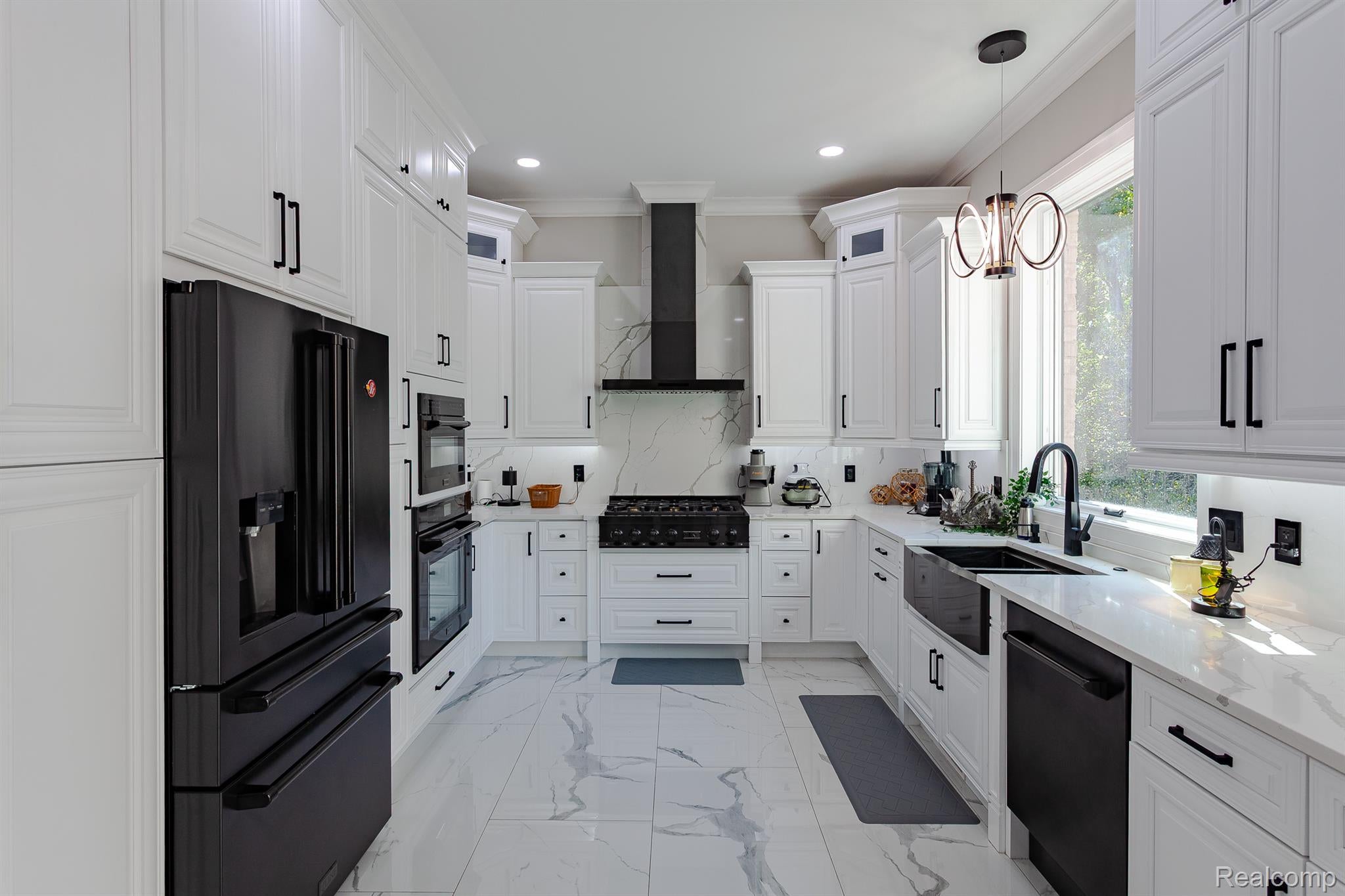 Rochesterhills, Michigan, 48307, United States, 4 Bedrooms Bedrooms, ,5 BathroomsBathrooms,Residential,Active,1962188