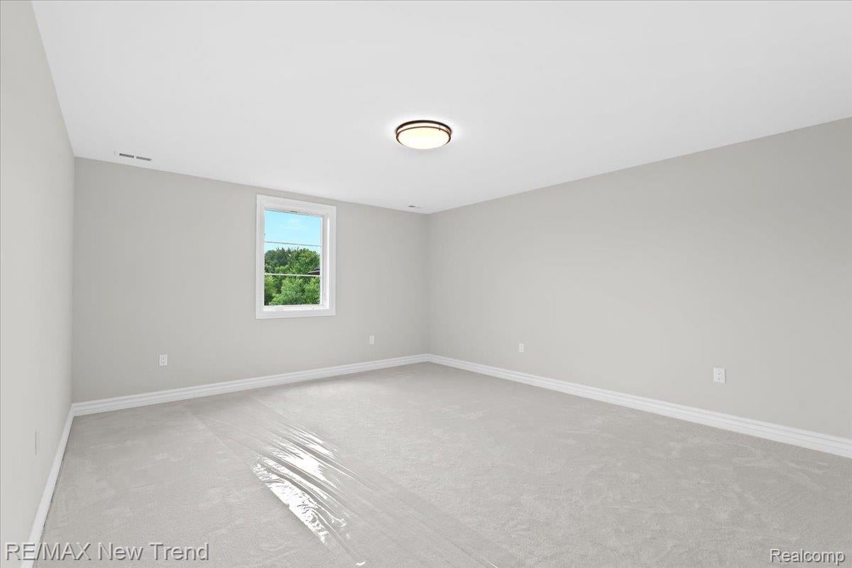 Farmingtonhills, Michigan, 48336, United States, 5 Bedrooms Bedrooms, ,5 BathroomsBathrooms,Residential,Active,1945053