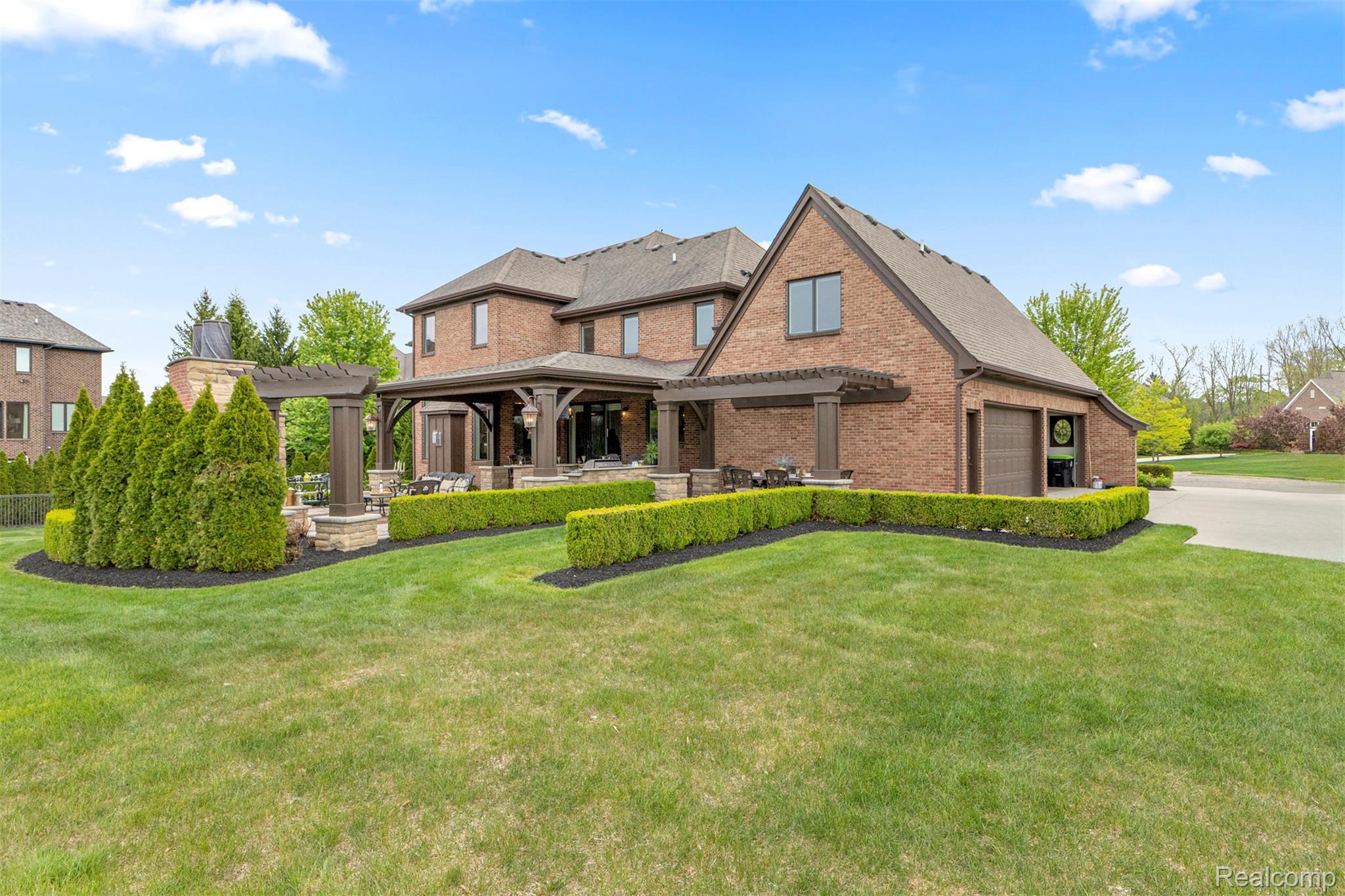 Northville, Michigan, 48167, United States, 4 Bedrooms Bedrooms, ,4 BathroomsBathrooms,Residential,Active,2052116