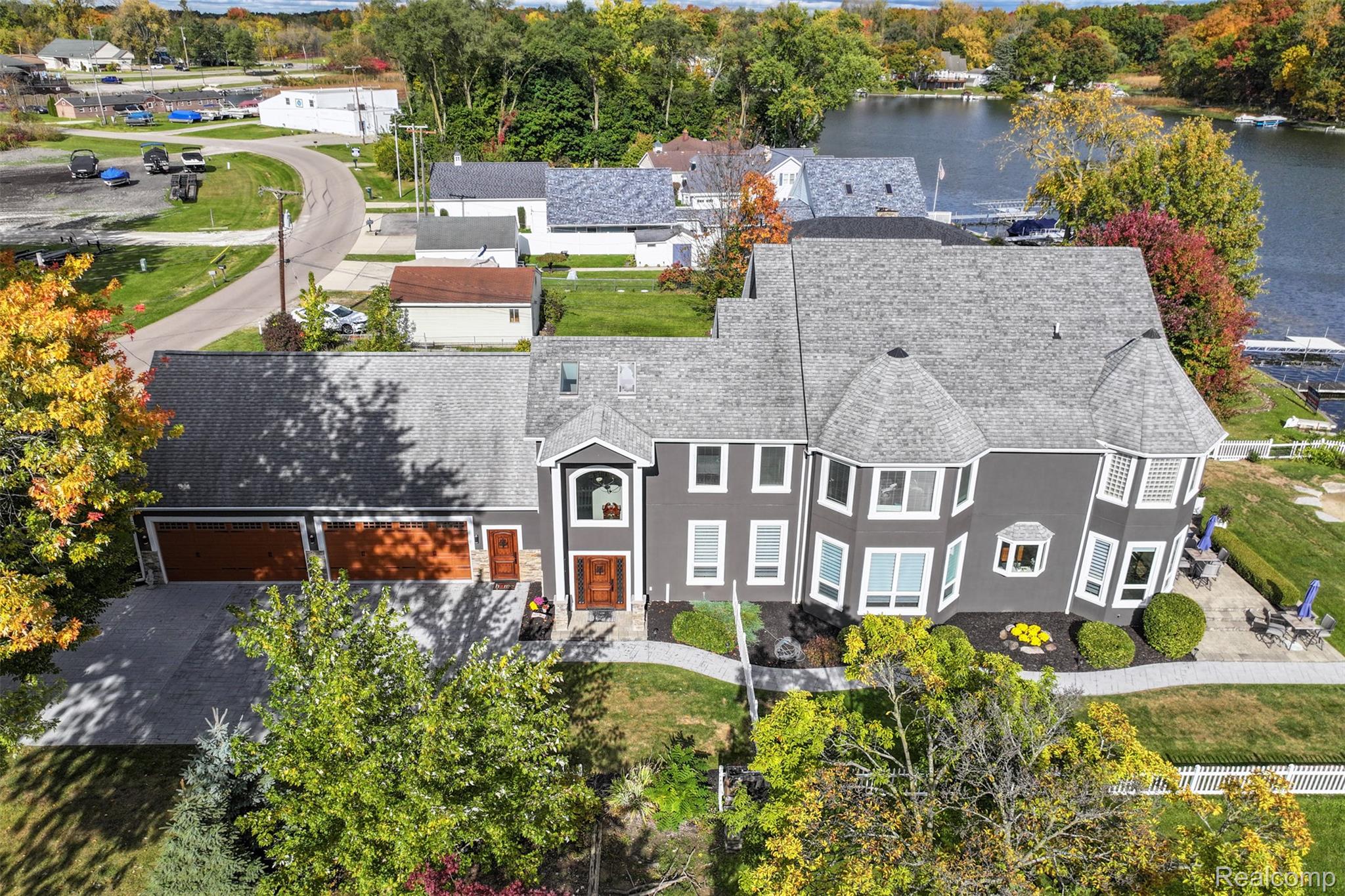 Linden, Michigan, 48451, United States, 5 Bedrooms Bedrooms, ,6 BathroomsBathrooms,Residential,Active,1959969