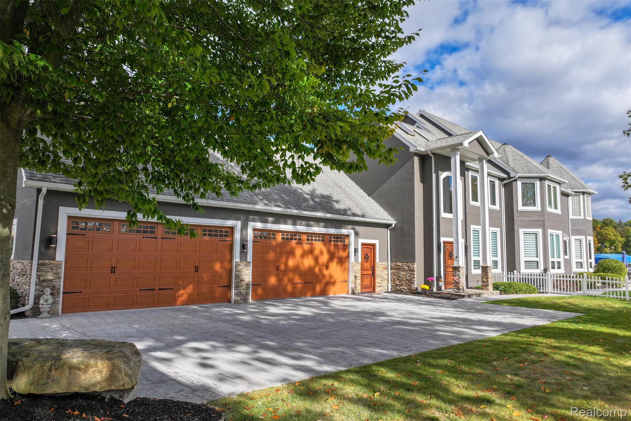 Linden, Michigan, 48451, United States, 5 Bedrooms Bedrooms, ,6 BathroomsBathrooms,Residential,Active,2022367