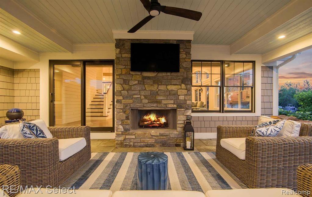 Fenton, Michigan, 48430, United States, 4 Bedrooms Bedrooms, ,4 BathroomsBathrooms,Residential,Active,2015817