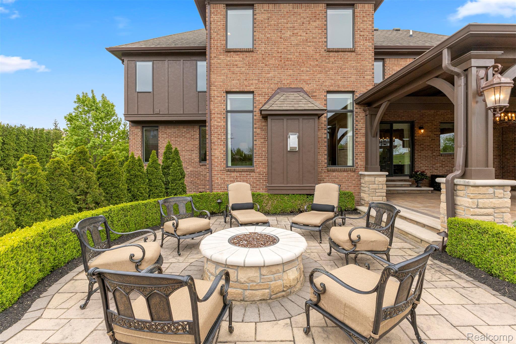 Northville, Michigan, 48167, United States, 4 Bedrooms Bedrooms, ,4 BathroomsBathrooms,Residential,Active,2052116