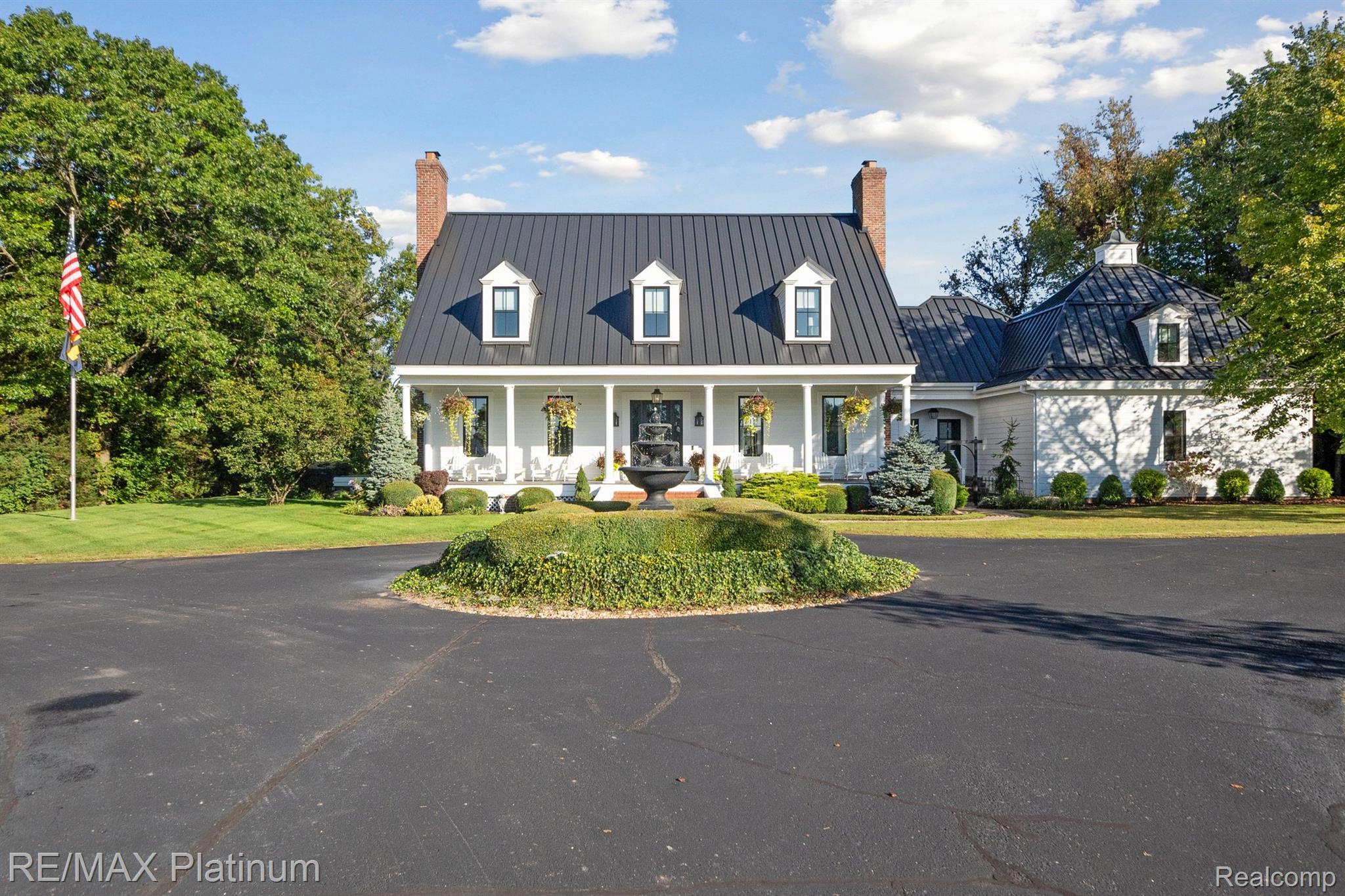 Pinckney, Michigan, 48169, United States, 5 Bedrooms Bedrooms, ,7 BathroomsBathrooms,Residential,Active,2014605