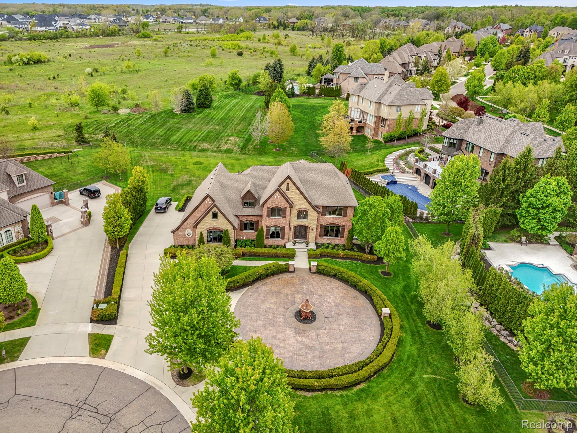 Northville, Michigan, 48167, United States, 4 Bedrooms Bedrooms, ,4 BathroomsBathrooms,Residential,Active,2052116