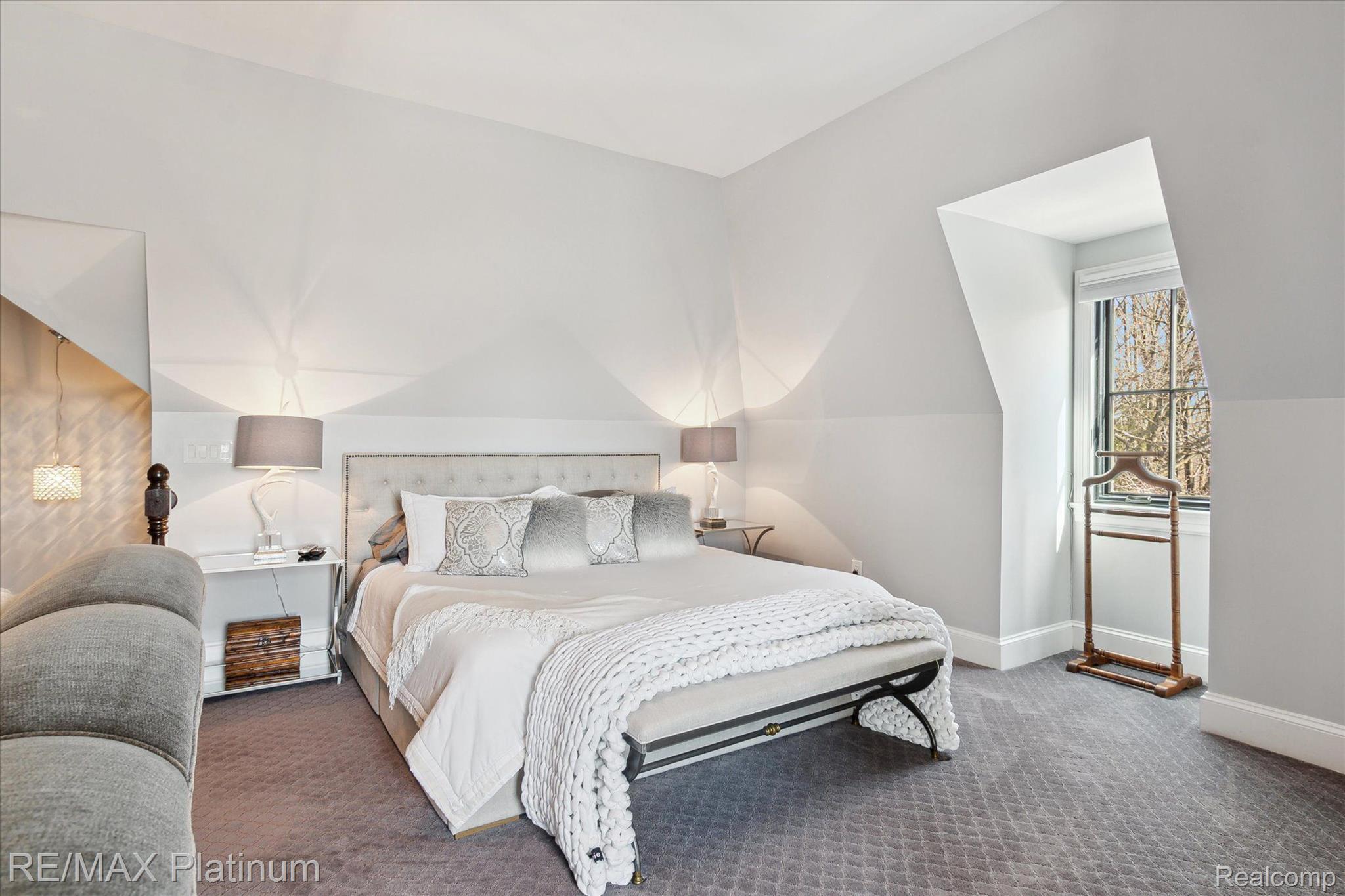 Pinckney, Michigan, 48169, United States, 5 Bedrooms Bedrooms, ,7 BathroomsBathrooms,Residential,Active,1756437