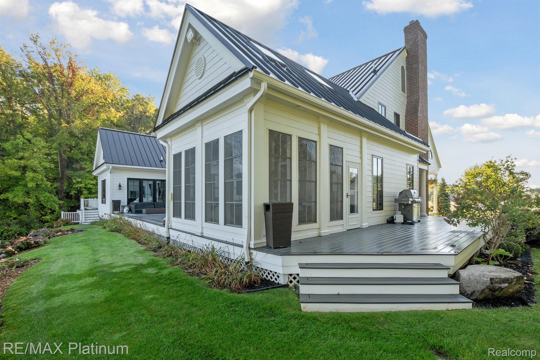 Pinckney, Michigan, 48169, United States, 5 Bedrooms Bedrooms, ,7 BathroomsBathrooms,Residential,Active,1954026