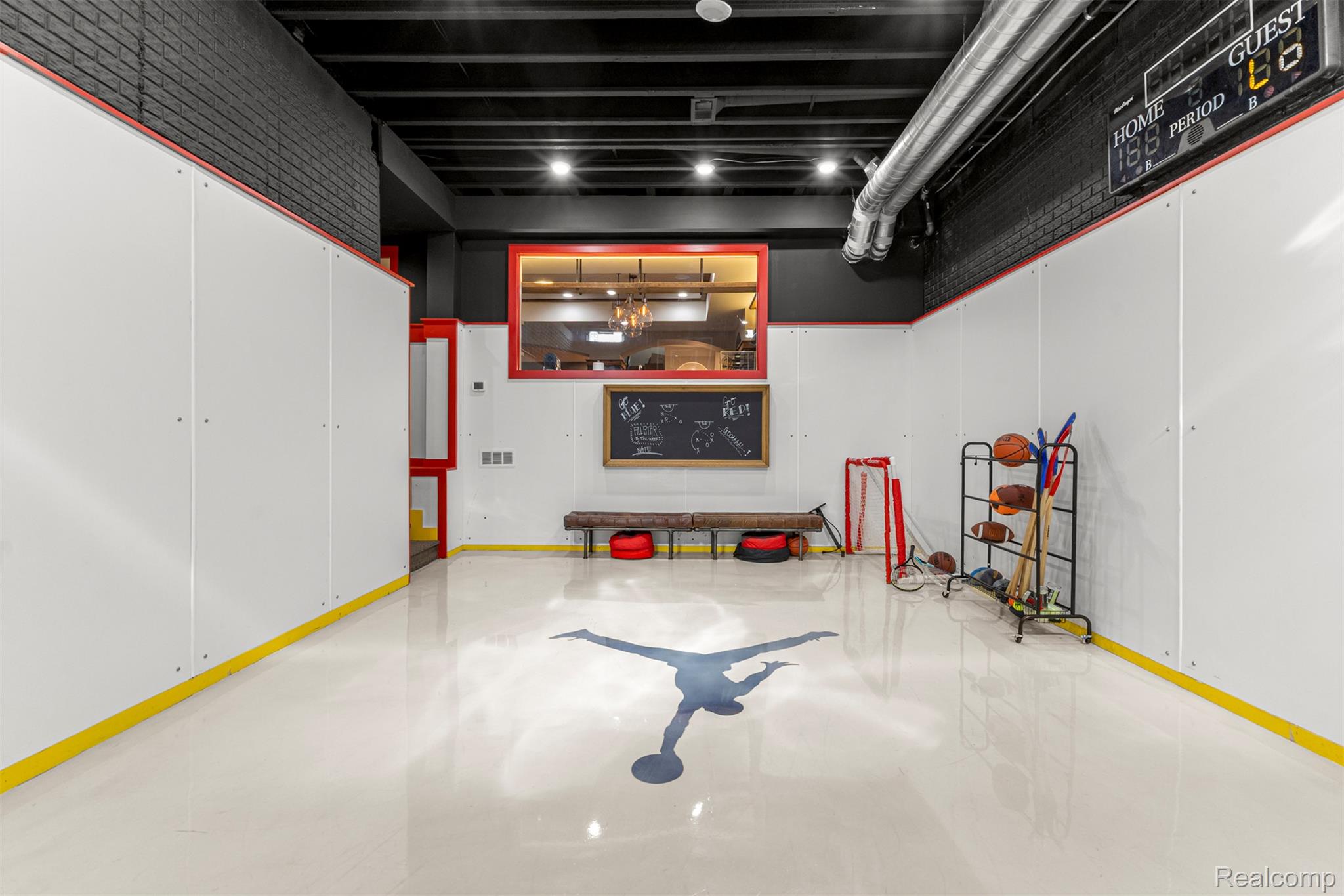 Northville, Michigan, 48168, United States, 5 Bedrooms Bedrooms, ,7 BathroomsBathrooms,Residential,Active,1960117