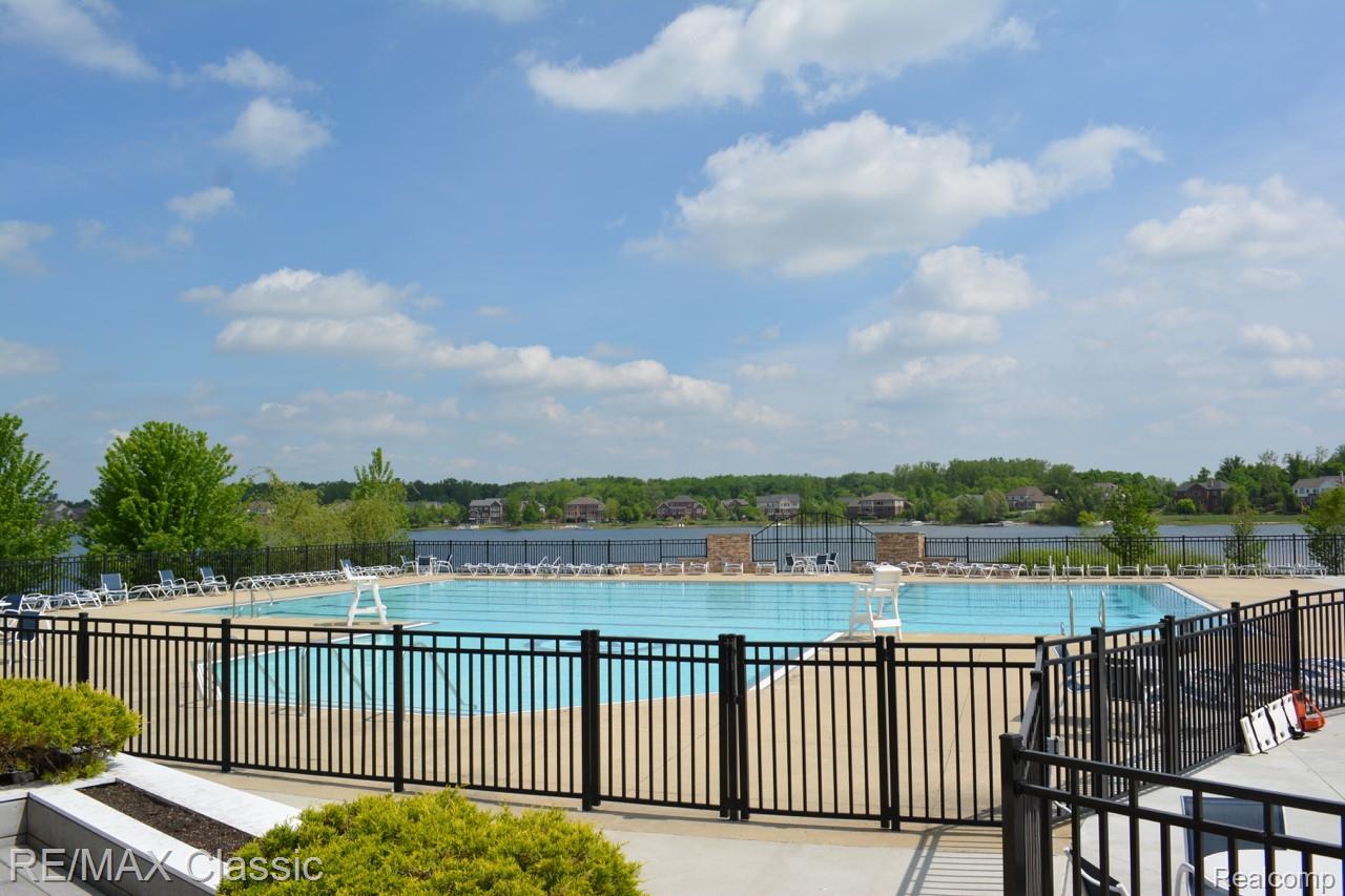 Novi, Michigan, 48374, United States, 5 Bedrooms Bedrooms, ,5 BathroomsBathrooms,Residential,Pending,2052115