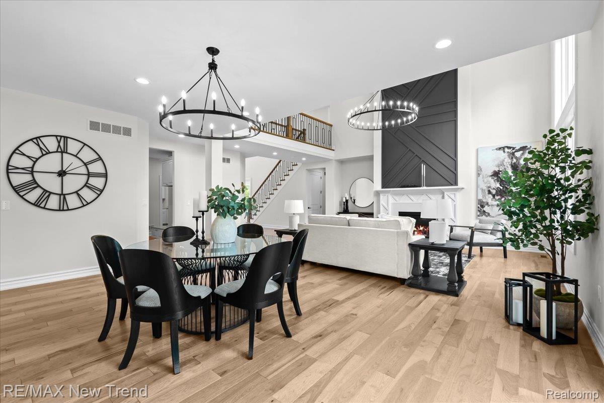 Farmingtonhills, Michigan, 48336, United States, 5 Bedrooms Bedrooms, ,5 BathroomsBathrooms,Residential,Active,1945053